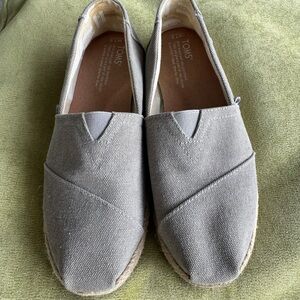 TOMS Women's Light Gray Canvas Loafers